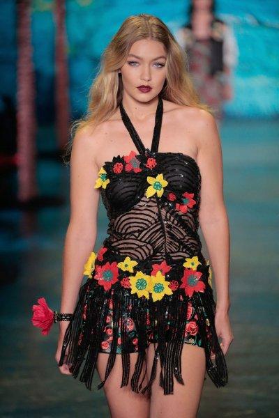 Ünlü model Gigi Hadid ilaçlar yüzünden zayıflıyor 