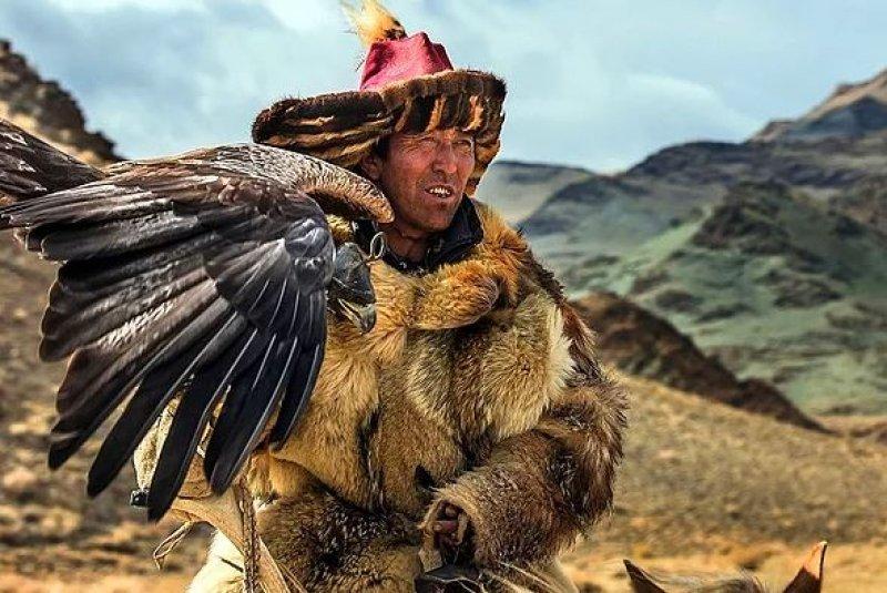 Moğolistan'da altın kartal festivali başladı 