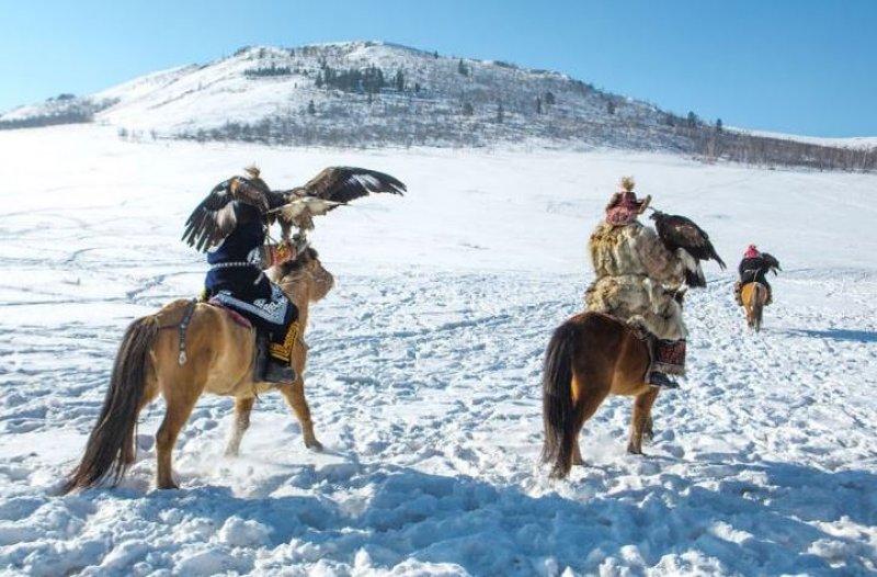 Moğolistan'da altın kartal festivali başladı 