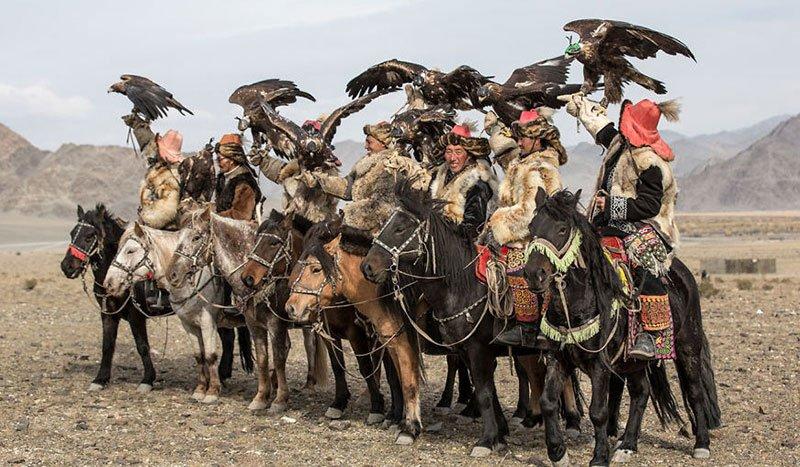 Moğolistan'da altın kartal festivali başladı 