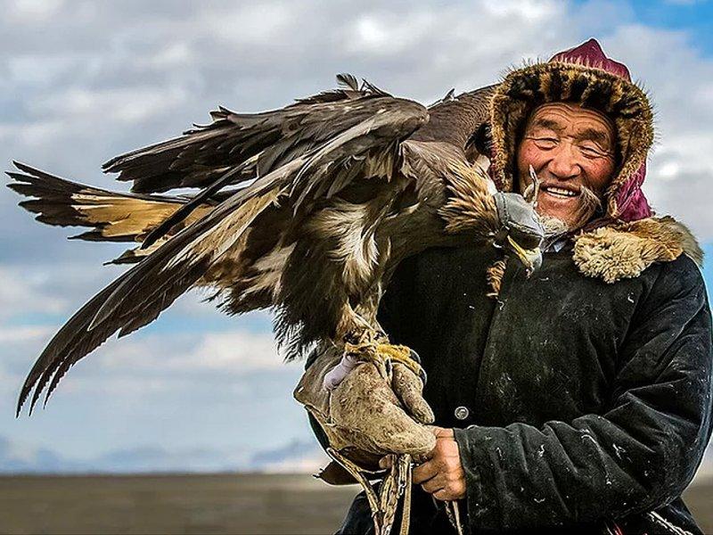 Moğolistan'da altın kartal festivali başladı 
