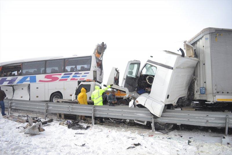 Aksaray'da zincirleme trafik kazası