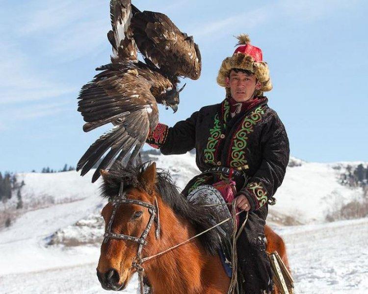 Moğolistan'da altın kartal festivali başladı 