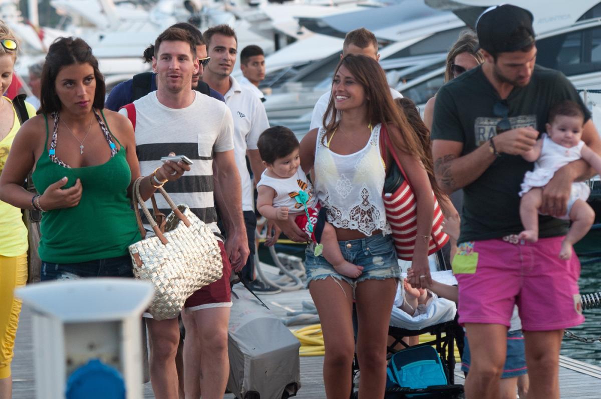 Messi sevgilisi Roccuzo ile evleniyor