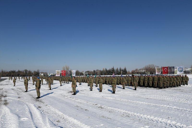 Genelkurmay Başkanı Akar'dan komandolara ziyaret