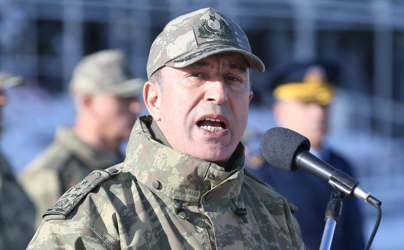 Genelkurmay Başkanı Akar'dan komandolara ziyaret