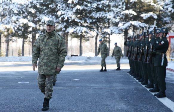 Genelkurmay Başkanı Akar'dan komandolara ziyaret