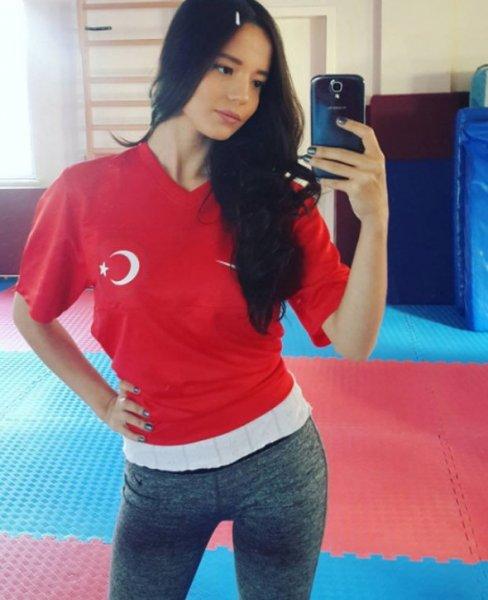 Miss Turkey finalistine Özcan Deniz'den film teklifi 