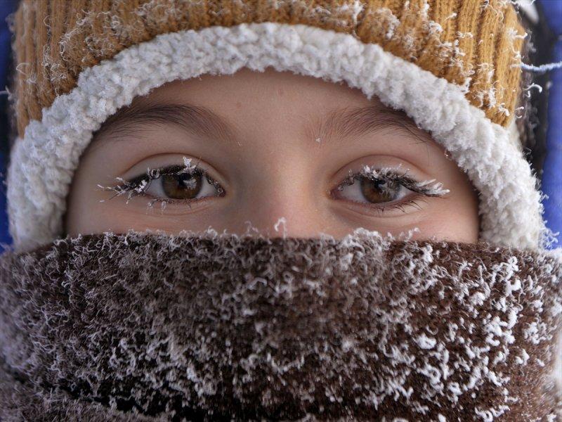 Ardahan'da öğrencilerin kirpikleri dondu