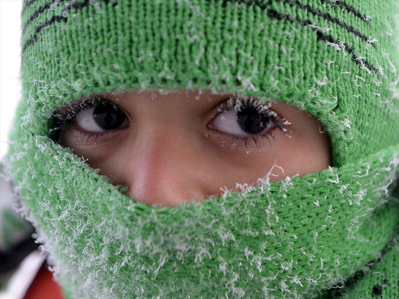 Ardahan'da öğrencilerin kirpikleri dondu