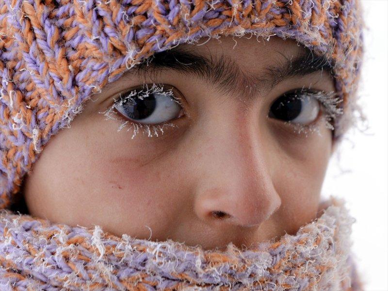 Ardahan'da öğrencilerin kirpikleri dondu