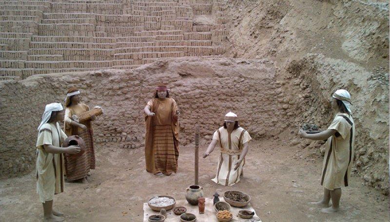 Peru'nun ortasında piramit çıktı