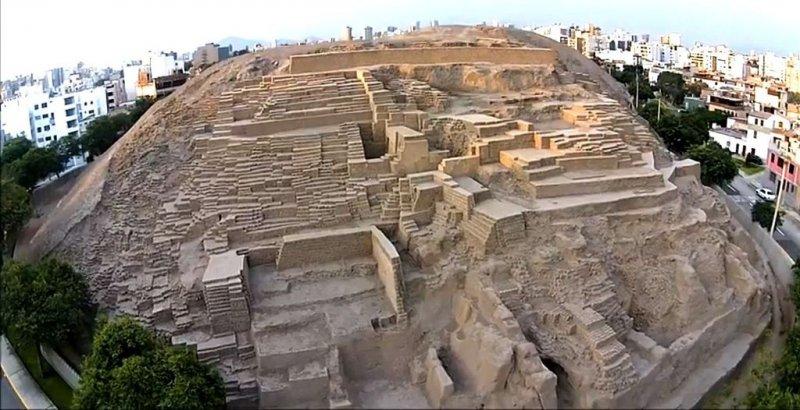 Peru'nun ortasında piramit çıktı