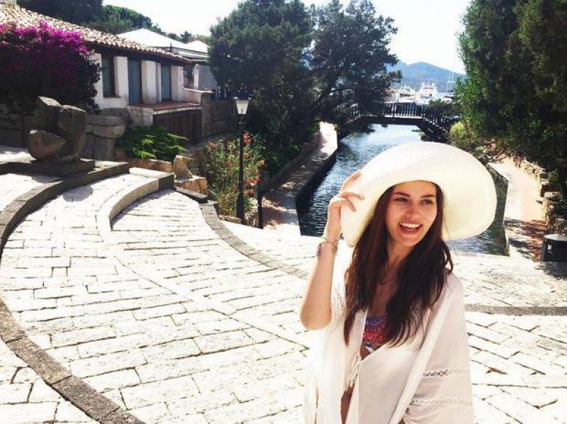 Ailesi gurbette işçi olarak çalışan ünlüler 