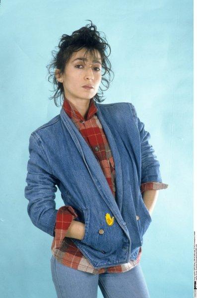 Ailesi gurbette işçi olarak çalışan ünlüler 