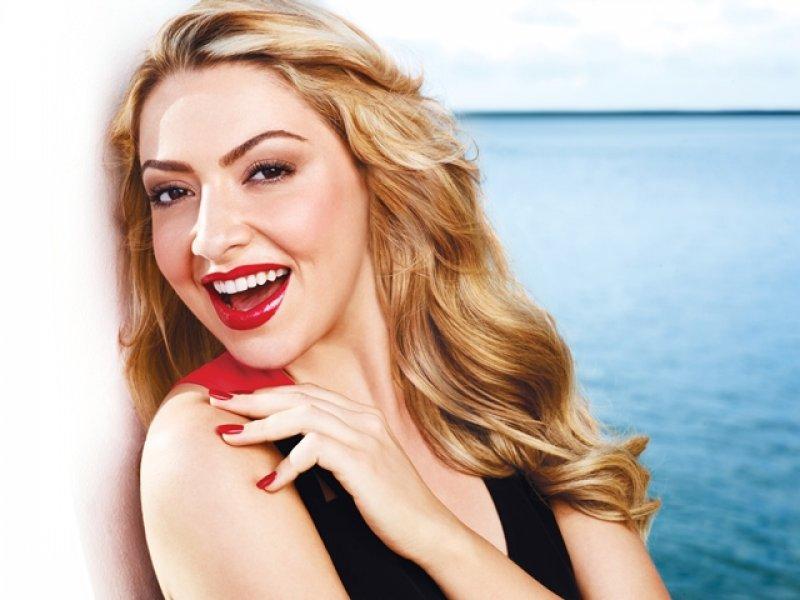 Ailesi gurbette işçi olarak çalışan ünlüler 