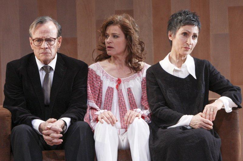 Ailesi gurbette işçi olarak çalışan ünlüler 