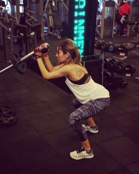 İrem Derici görüntüsü ile hayranlarını şaşırttı 