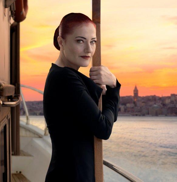 Yabancı dil bilen ünlü isimler 