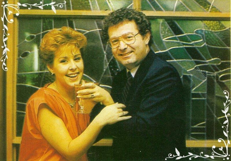 Ünlü şarkıcı Nilüfer'in 4 katlı muhteşem villası