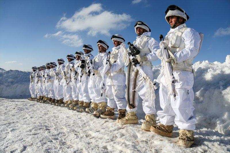 Çukurca'da eksi 22 derecede operasyon