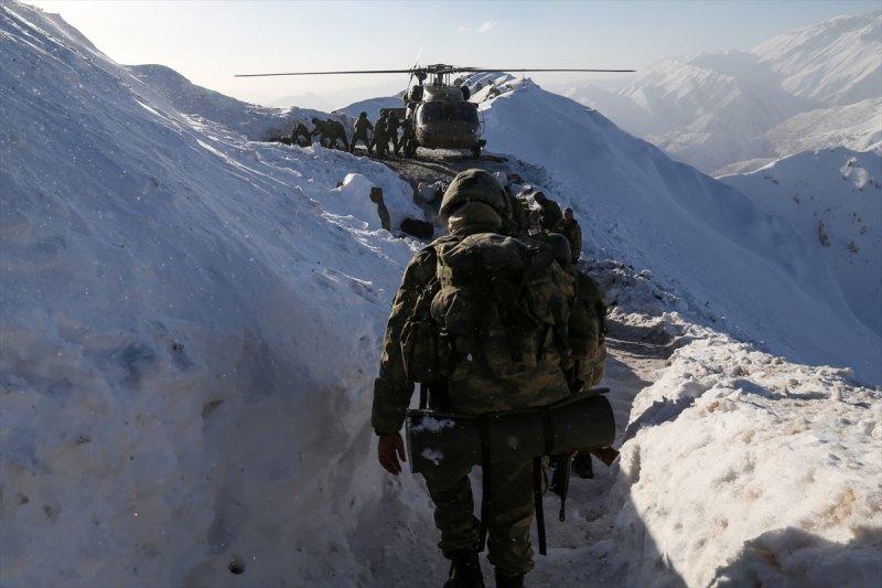 Çukurca'da eksi 22 derecede operasyon