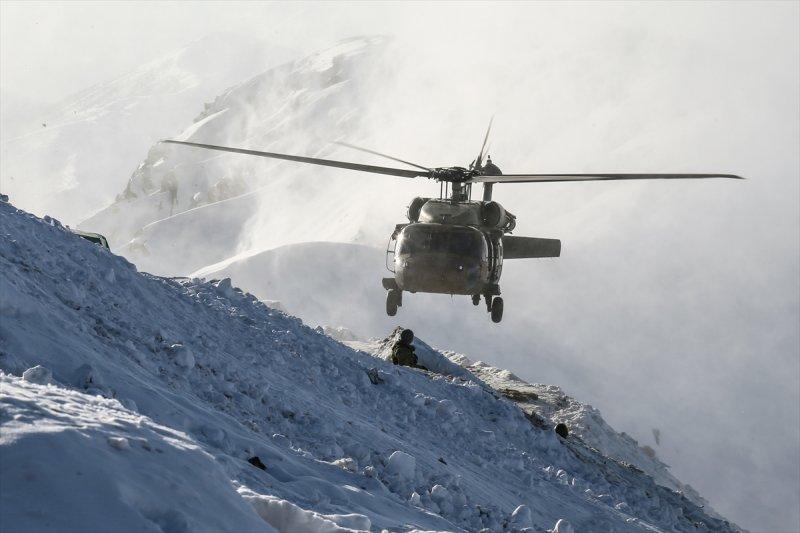 Çukurca'da eksi 22 derecede operasyon