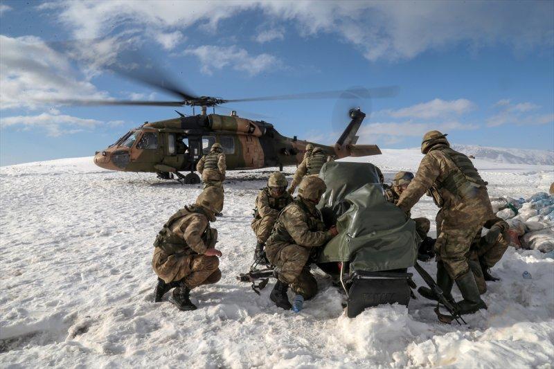 Çukurca'da eksi 22 derecede operasyon