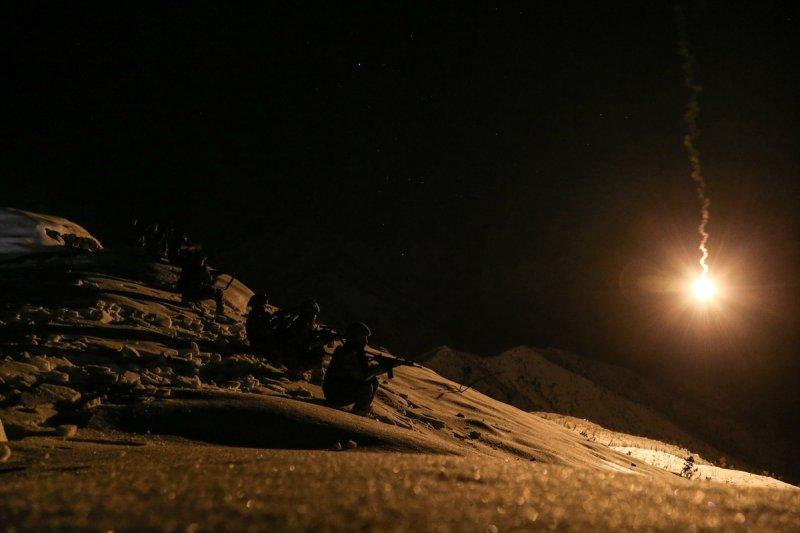 Çukurca'da eksi 22 derecede operasyon