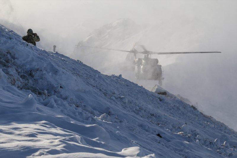 Çukurca'da eksi 22 derecede operasyon