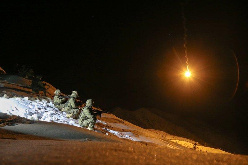 Çukurca'da eksi 22 derecede operasyon