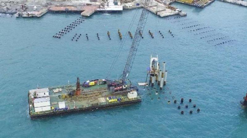 Kabataş sahilinde çalışmalar sürüyor