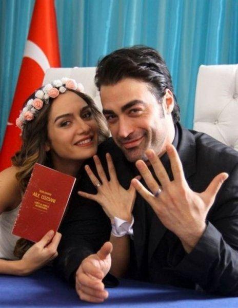 Birce Akalay ve Sarp Levendoğlu boşanıyor