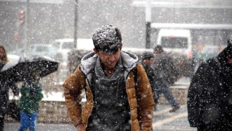 Yoğun kar yağışı yurtta etkili oldu 