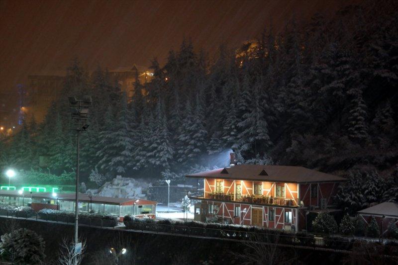 Yoğun kar yağışı yurtta etkili oldu 