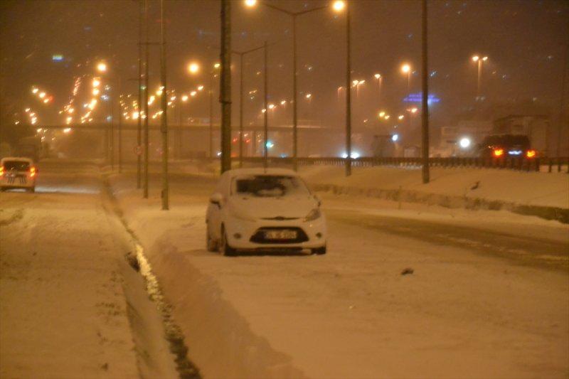 Yoğun kar yağışı yurtta etkili oldu 