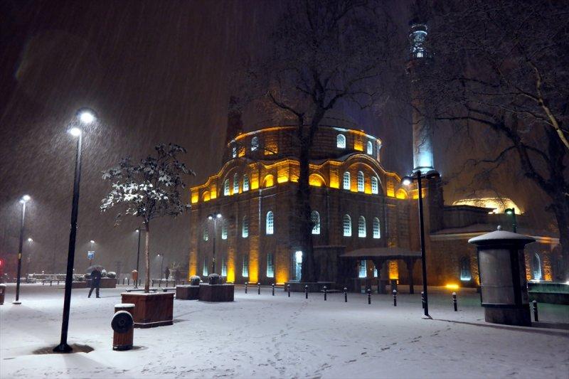 Yoğun kar yağışı yurtta etkili oldu 