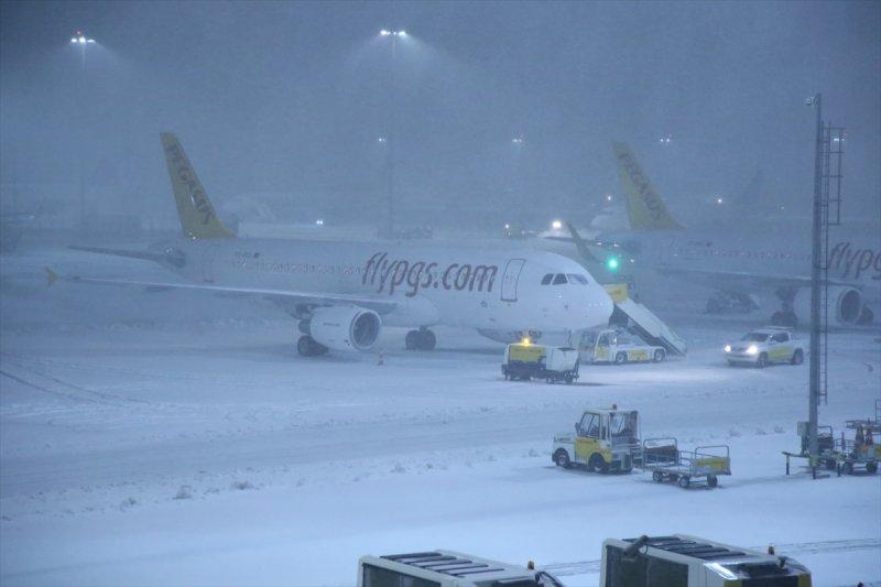 Yoğun kar yağışı yurtta etkili oldu 