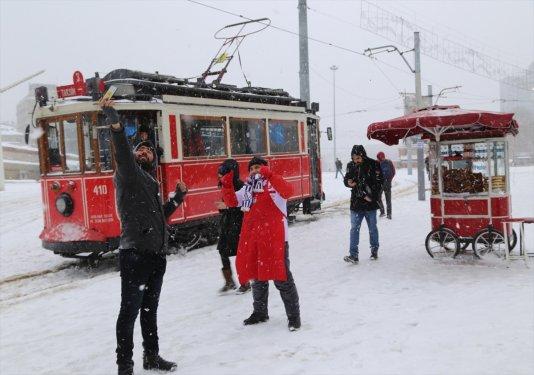 Yoğun kar yağışı yurtta etkili oldu 