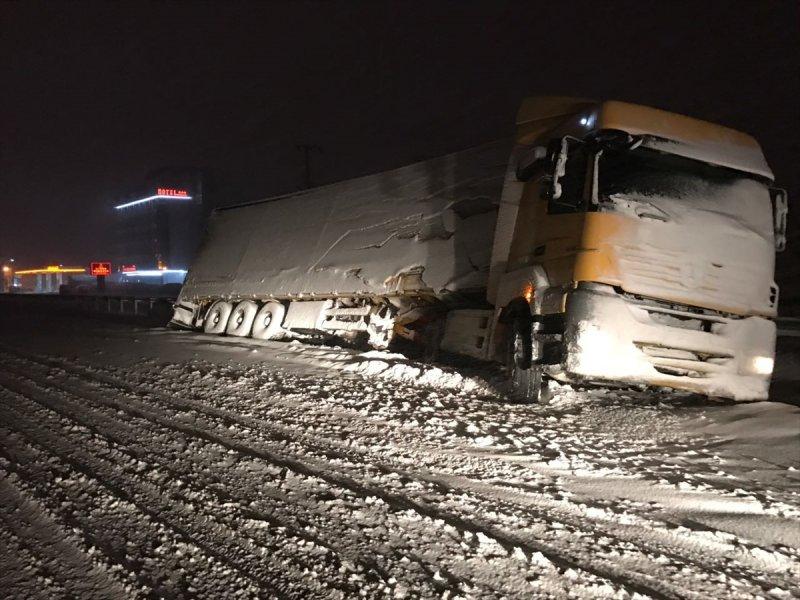 Yoğun kar yağışı yurtta etkili oldu 