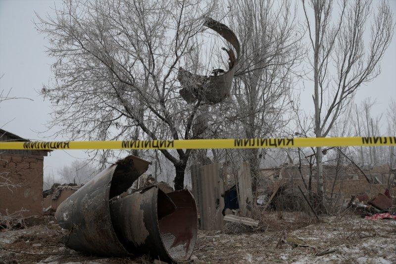Kırgızistan'da düşen uçağın enkazından kareler