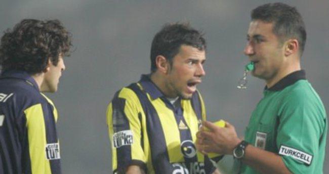 Baskılara dayanamayıp görevini bırakan hakemler