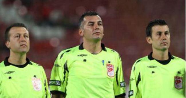 Baskılara dayanamayıp görevini bırakan hakemler