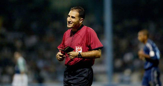 Baskılara dayanamayıp görevini bırakan hakemler