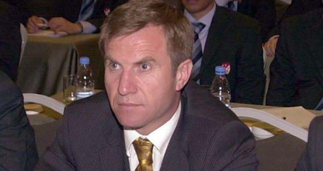 Baskılara dayanamayıp görevini bırakan hakemler