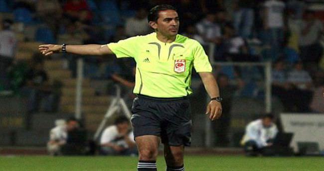 Baskılara dayanamayıp görevini bırakan hakemler