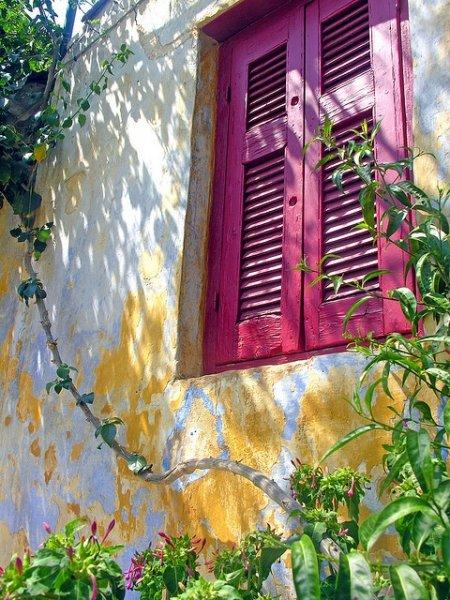 Rüyaları süsleyen pembe panjurlu evler