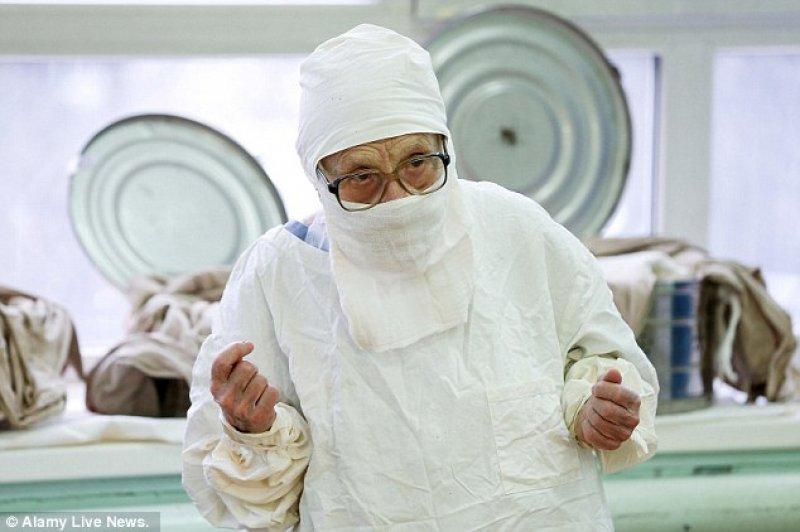 Dünyanın en yaşlı cerrahı: Levushkina