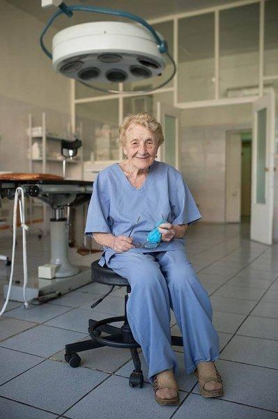 Dünyanın en yaşlı cerrahı: Levushkina