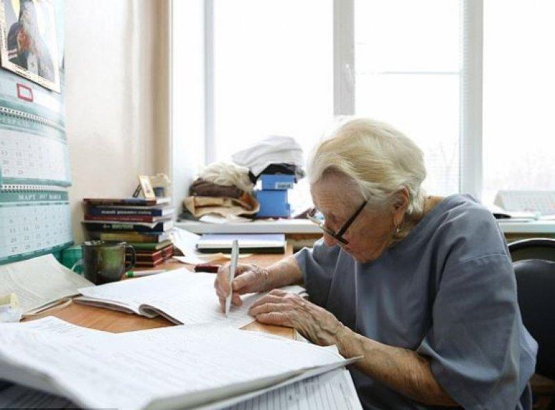 Dünyanın en yaşlı cerrahı: Levushkina